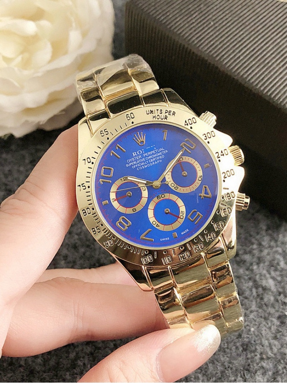 New men’s gold/blue fashion watch